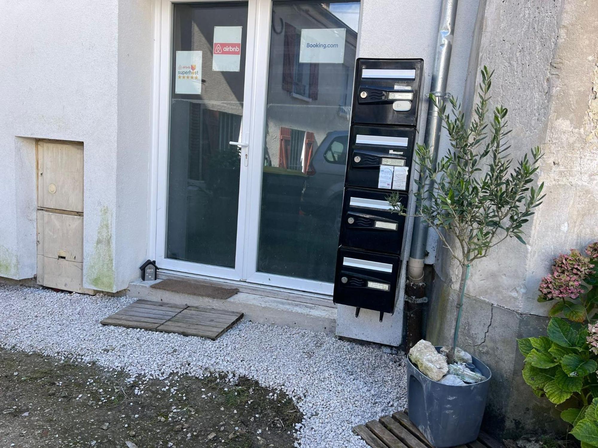 Appartement Villiers Sur Morin Proche De Disneyland Bagian luar foto